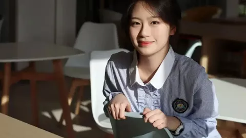 大二女生宿舍分娩到底谁的错