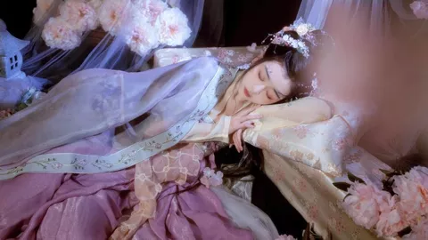 四川林中发现剑阵