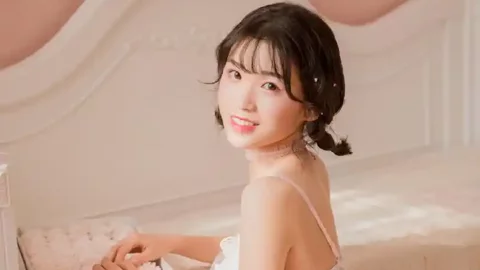 见义勇为托举瞬间