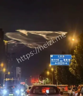 河北石家庄保定天空火箭轨迹异像