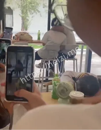 校园旁观同学震惊