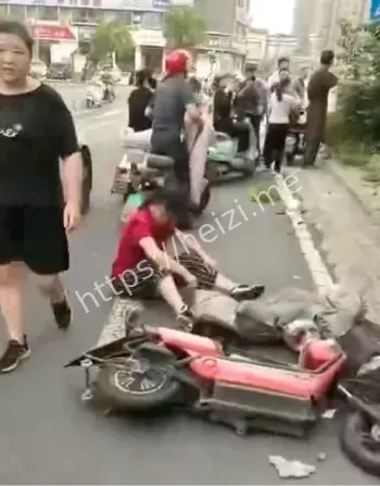 爱玛无人送货车