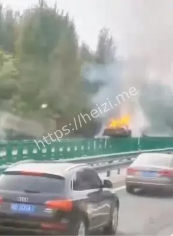 唐山迁安太平庄镇货车起火