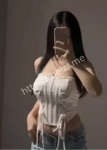 大学生双重生活反差