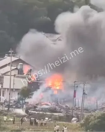 北斗溪镇黑烟滚滚火势分析