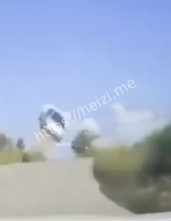 景德镇SUV下坡起飞事故