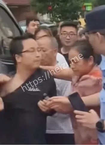 特卫车撞伤业主