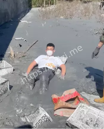 官兵摆拍综艺风