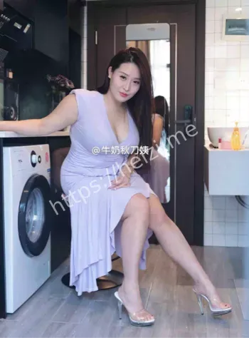 抖音网红牛奶秋刀姨