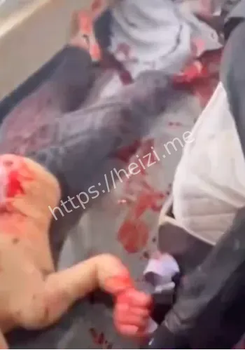 长春万达精神小伙抢女人斗殴