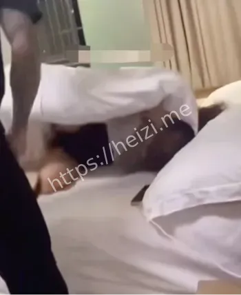 皮带哥暴打女友